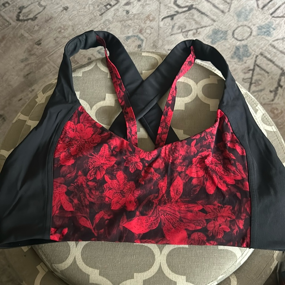 Lululemon sports bra